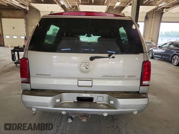 2006 Cadillac Escalade ESV с VIN 3GYFK66N76G123433, выставлен на аукционе Copart как лот 66963475 с пробегом 315 852 миль миль и Чистый • Clean title. История ставок и продаж доступна на DreamBid. Изображение 6.