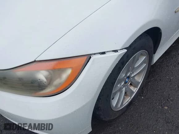 2007 BMW 3 Series 328i z VIN WBAVA33577KX80022, wystawiony jako IAAI lot #43502055 z przebiegiem Nie podano mil oraz . Historia ofert i sprzedaży dostępna na DreamBid. Obrazek 6.