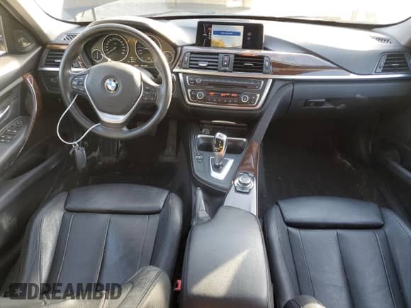 2013 BMW 3 Series 328i xDrive with VIN WBA3B3C5XDJ976851, listed as a Copart auction lot 81475475 with 280,883 mi miles and Salvage title. Bid and sale history available at DreamBid. Image 8.
