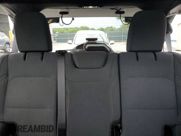 2024 Jeep Wrangler Sahara z VIN 1C4PJXEG9RW334127, wystawiony jako Copart lot #69811845 z przebiegiem 7 372 mil mil oraz Szkoda całkowita • Salvage title. Historia ofert i sprzedaży dostępna na DreamBid. Obrazek 10.