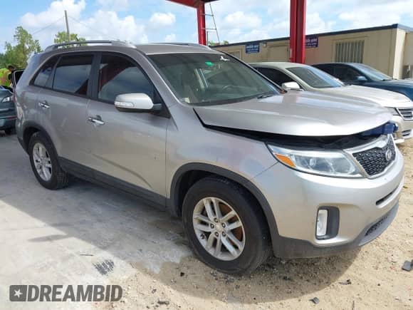 2014 Kia Sorento LX с VIN 5XYKT3A61EG527244, выставлен на аукционе IAAI как лот 43348527 с пробегом 142 856 миль миль и . История ставок и продаж доступна на DreamBid. Изображение 1.