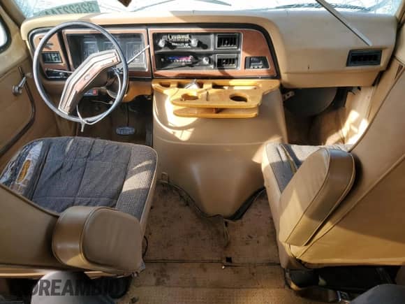 1984 Ford Econoline Cargo with VIN 1FMDE11F6EHA00696, listed as a Copart auction lot 42339305 with 40,518 mi miles and Salvage title. Bid and sale history available at DreamBid. Image 8.