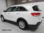 2017 Kia Sorento LX z VIN 5XYPG4A37HG247435, wystawiony jako Copart lot #86302805 z przebiegiem 99 366 mil mil oraz Czysty tytuł • Clean title. Historia ofert i sprzedaży dostępna na DreamBid. Obrazek 2.