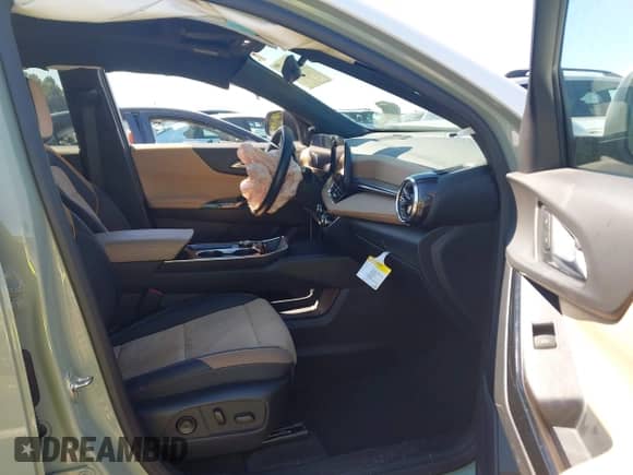 2025 Chevrolet Equinox FWD ACTIV с VIN 3GNAXKEG7SL170919, выставлен на аукционе IAAI как лот 43245069 с пробегом 11 090 миль миль и . История ставок и продаж доступна на DreamBid. Изображение 5.