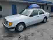 1992 Mercedes-Benz 300 с VIN WDBEB28E4NB612434, выставлен на аукционе Copart как лот 60254235 с пробегом 271 258 миль миль и Списание • Salvage title. История ставок и продаж доступна на DreamBid. Изображение 1.