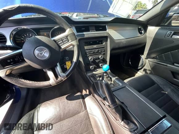 2014 Ford Mustang GT z VIN 1ZVBP8CF7E5277822, wystawiony jako Copart lot #90128545 z przebiegiem 114 151 mil mil oraz Czysty tytuł • Clean title. Historia ofert i sprzedaży dostępna na DreamBid. Obrazek 9.