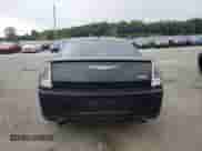 2006 Chrysler 300 C SRT-8 z VIN 2C3LA73W06H288324, wystawiony jako Copart lot #69744735 z przebiegiem 257 809 mil mil oraz Szkoda całkowita • Salvage title. Historia ofert i sprzedaży dostępna na DreamBid. Obrazek 6.