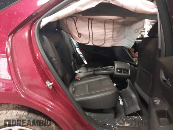 2020 Chevrolet Equinox Premier z VIN 2GNAXXEV5L6269935, wystawiony jako IAAI lot #41835720 z przebiegiem 40 445 mil mil oraz . Historia ofert i sprzedaży dostępna na DreamBid. Obrazek 8.