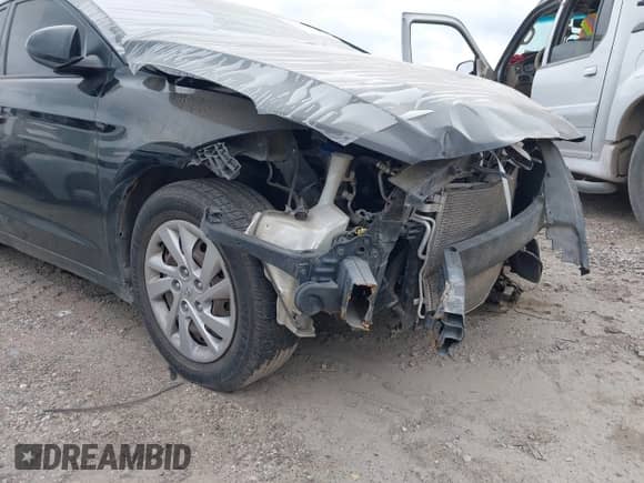 2018 Hyundai Elantra SE с VIN 5NPD74LF7JH376140, выставлен на аукционе IAAI как лот 42353926 с пробегом 135 890 миль миль и . История ставок и продаж доступна на DreamBid. Изображение 20.