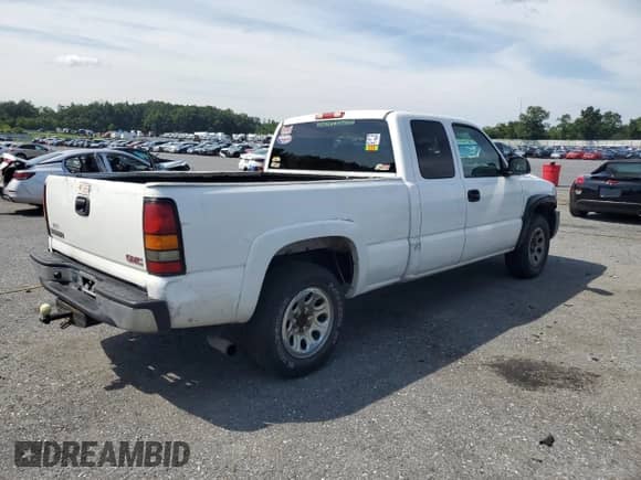 2006 GMC Sierra 1500 SLE1 z VIN 1GTEK19B36Z189192, wystawiony jako Copart lot #65479665 z przebiegiem 198 445 mil mil oraz Czysty tytuł • Clean title. Historia ofert i sprzedaży dostępna na DreamBid. Obrazek 3.