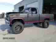 1985 Ford F-150 z VIN 1FTDF15YXFPB27178, wystawiony jako Copart lot #44355395 z przebiegiem Nie podano mil oraz Czysty tytuł • Clean title. Historia ofert i sprzedaży dostępna na DreamBid. Obrazek 1.