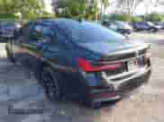 2022 BMW 7 Series 740i z VIN WBA7T2C08NCH17992, wystawiony jako IAAI lot #43282819 z przebiegiem 51 476 mil mil oraz . Historia ofert i sprzedaży dostępna na DreamBid. Obrazek 3.