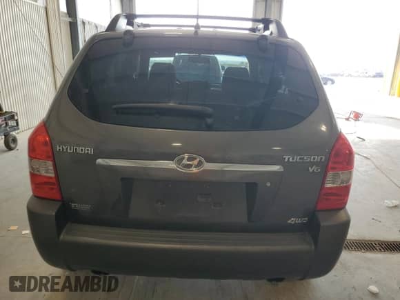 2008 Hyundai Tucson SE с VIN KM8JN72D18U770822, выставлен на аукционе Copart как лот 80837265 с пробегом 117 158 миль миль и Списание • Salvage title. История ставок и продаж доступна на DreamBid. Изображение 6.