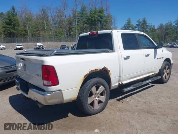 2009 Dodge 1500 SLT z VIN 1D3HV13T49S720877, wystawiony jako IAAI lot #42165974 z przebiegiem 206 644 mil mil oraz . Historia ofert i sprzedaży dostępna na DreamBid. Obrazek 4.