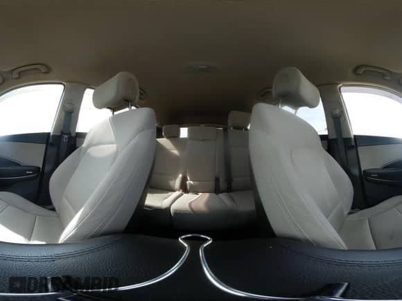 2014 Hyundai Santa Fe с VIN 5XYZU3LB8EG164558, выставлен на аукционе IAAI как лот 43176170 с пробегом 97 076 миль миль и . История ставок и продаж доступна на DreamBid. Изображение 18.