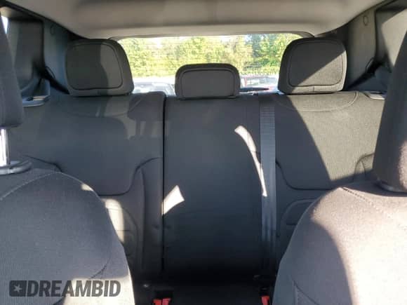 2018 Jeep Renegade Latitude with VIN ZACCJABB5JPH83813, listed as a Copart auction lot 86861165 with 118,230 mi miles and Salvage title. Bid and sale history available at DreamBid. Image 10.