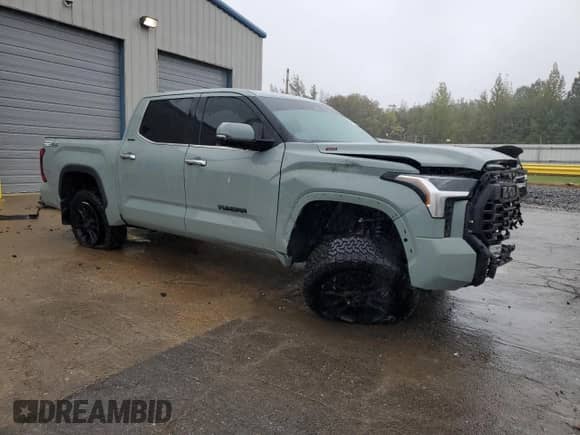 2023 Toyota Tundra Limited с VIN 5TFJA5DB6PX101006, выставлен на аукционе Copart как лот 90439305 с пробегом 10 342 миль миль и Списание • Salvage title. История ставок и продаж доступна на DreamBid. Изображение 4.