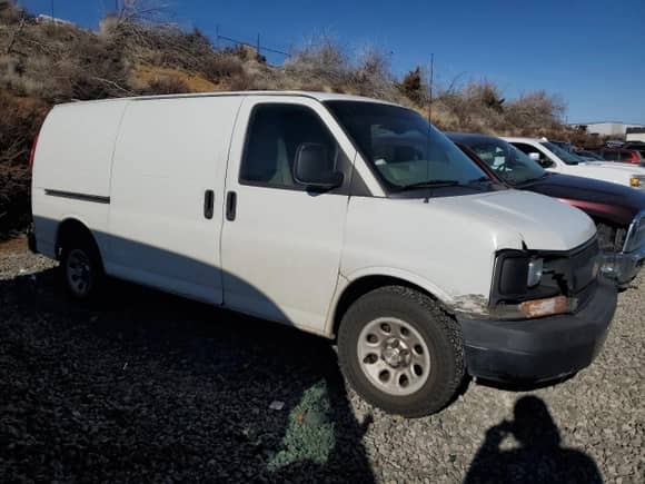 2013 Chevrolet Express Cargo с VIN 1GCSHAF41D1191364, выставлен на аукционе Copart как лот 88821975 с пробегом 389 088 миль миль и Чистый • Clean title. История ставок и продаж доступна на DreamBid. Изображение 4.