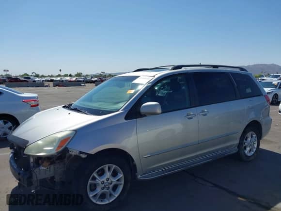 2004 Toyota Sienna XLE z VIN 5TDBA22C04S002570, wystawiony jako IAAI lot #42288609 z przebiegiem 234 932 mil mil oraz . Historia ofert i sprzedaży dostępna na DreamBid. Obrazek 18.