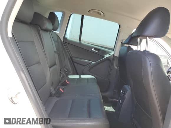 2015 Volkswagen Tiguan S с VIN WVGAV7AX2FW607612, выставлен на аукционе Copart как лот 67859455 с пробегом 93 061 миль миль и Чистый • Clean title. История ставок и продаж доступна на DreamBid. Изображение 11.