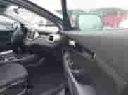 2017 Kia Sorento LX z VIN 5XYPG4A34HG298309, wystawiony jako IAAI lot #43013503 z przebiegiem 150 581 mil mil oraz . Historia ofert i sprzedaży dostępna na DreamBid. Obrazek 5.