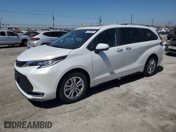 2024 Toyota Sienna Limited с VIN 5TDZRKEC1RS187559, выставлен на аукционе Copart как лот 67304034 с пробегом 17 947 миль миль и Списание • Salvage title. История ставок и продаж доступна на DreamBid. Изображение 1.