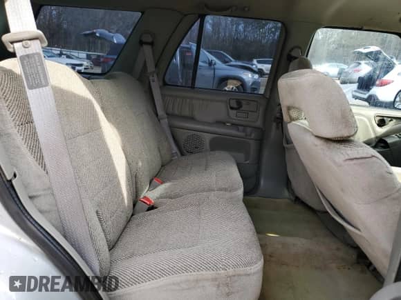 1997 Chevrolet Blazer LS z VIN 1GNCS13W2VK216755, wystawiony jako Copart lot #42385625 z przebiegiem 269 008 mil mil oraz Szkoda całkowita • Salvage title. Historia ofert i sprzedaży dostępna na DreamBid. Obrazek 11.