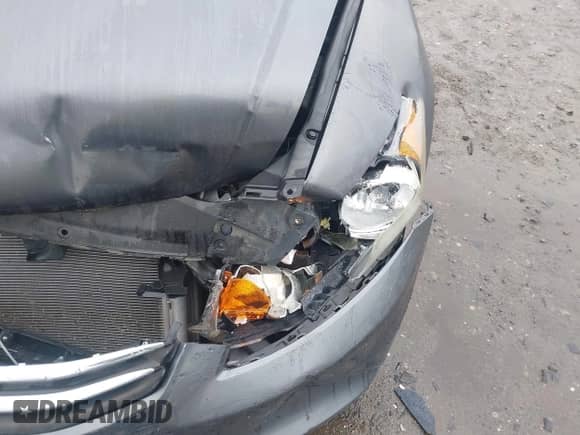 2012 Honda Accord SE z VIN 1HGCP2F60CA194190, wystawiony jako IAAI lot #42353525 z przebiegiem 211 099 mil mil oraz . Historia ofert i sprzedaży dostępna na DreamBid. Obrazek 6.