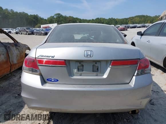 2012 Honda Accord LX Premium с VIN 1HGCP2F49CA104470, выставлен на аукционе IAAI как лот 43193377 с пробегом Не указан миль и . История ставок и продаж доступна на DreamBid. Изображение 16.