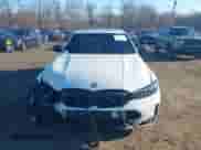2023 BMW 3 Series M340i xDrive z VIN 3MW49FF01P8C87749, wystawiony jako IAAI lot #40997657 z przebiegiem 39 691 mil mil oraz . Historia ofert i sprzedaży dostępna na DreamBid. Obrazek 12.