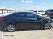 2017 Hyundai Elantra SE z VIN 5NPD84LF7HH119843, wystawiony jako IAAI lot #43153958 z przebiegiem 161 240 mil mil oraz . Historia ofert i sprzedaży dostępna na DreamBid. Obrazek 13.