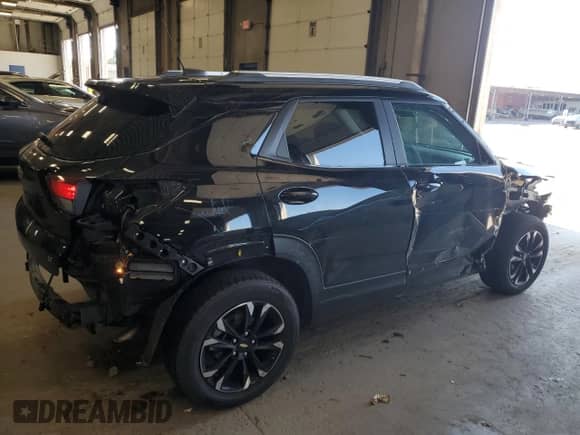 2022 Chevrolet TrailBlazer LT with VIN KL79MPS21NB118943, listed as a Copart auction lot 66896635 with 37,588 mi miles and Salvage title. Bid and sale history available at DreamBid. Image 3.
