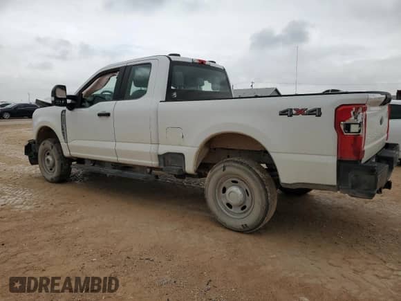 2023 Ford F-250 XL z VIN 1FT7X2BA7PEC14508, wystawiony jako Copart lot #69988304 z przebiegiem 16 808 mil mil oraz Szkoda całkowita • Salvage title. Historia ofert i sprzedaży dostępna na DreamBid. Obrazek 2.