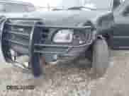 2002 Ford F-150 XLT с VIN 1FTRW07L42KA01956, выставлен на аукционе IAAI как лот 42503895 с пробегом 307 504 миль миль и . История ставок и продаж доступна на DreamBid. Изображение 6.