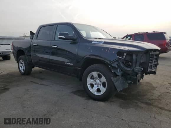 2020 Ram 1500 Big Horn z VIN 1C6RREFG1LN333692, wystawiony jako Copart lot #84649694 z przebiegiem 67 046 mil mil oraz Szkoda całkowita • Salvage title. Historia ofert i sprzedaży dostępna na DreamBid. Obrazek 4.