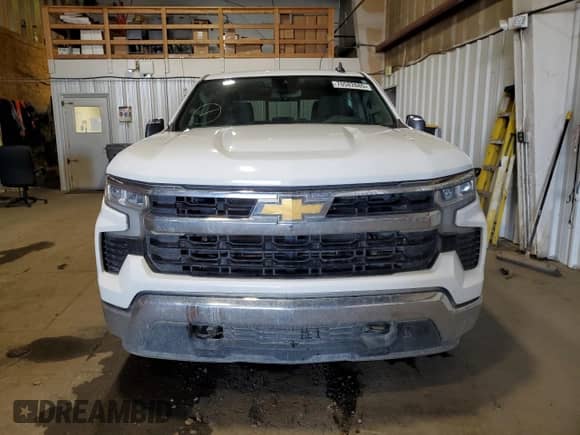 2025 Chevrolet Silverado 1500 z VIN 3GCPKDEK5SG134768, wystawiony jako Copart lot #70582685 z przebiegiem 33 625 mil mil oraz Szkoda całkowita • Salvage title. Historia ofert i sprzedaży dostępna na DreamBid. Obrazek 5.