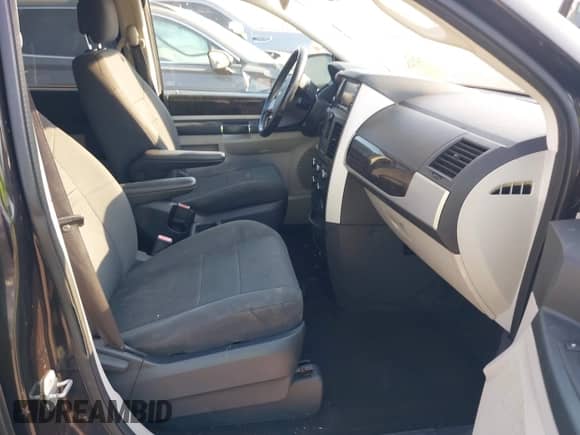 2010 Dodge Grand Caravan SXT с VIN 2D4RN5D14AR264891, выставлен на аукционе IAAI как лот 43202286 с пробегом 142 659 миль миль и . История ставок и продаж доступна на DreamBid. Изображение 5.