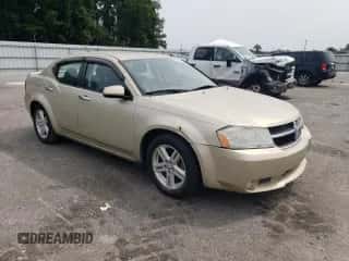2010 Dodge Avenger R/T z VIN 1B3CC5FB0AN151758, wystawiony jako Copart lot #67956224 z przebiegiem 93 400 mil mil oraz Szkoda całkowita • Salvage title. Historia ofert i sprzedaży dostępna na DreamBid. Obrazek 4.