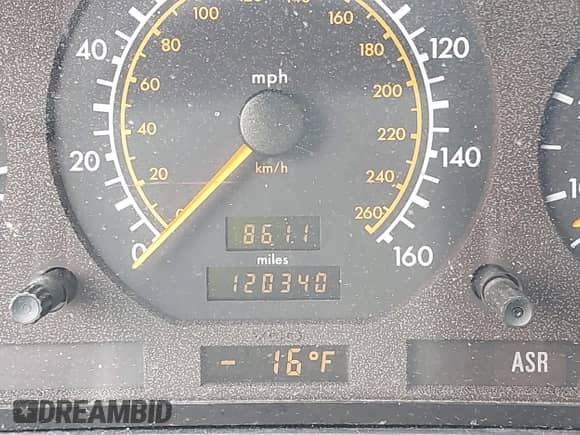 1992 Mercedes-Benz 500 с VIN WDBGA51E1NA027193, выставлен на аукционе IAAI как лот 42435245 с пробегом 120 340 миль миль и . История ставок и продаж доступна на DreamBid. Изображение 15.