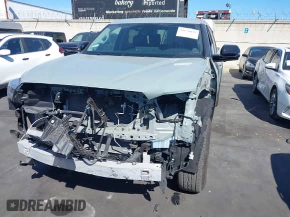 2024 Toyota Tundra Limited z VIN 5TFWA5DB9RX161273, wystawiony jako IAAI lot #41676655 z przebiegiem 10 371 mil mil oraz . Historia ofert i sprzedaży dostępna na DreamBid. Obrazek 13.