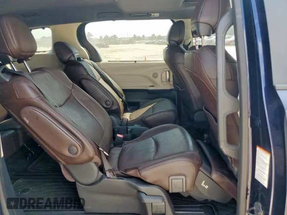 2024 Toyota Sienna Platinum с VIN 5TDERKECXRS195657, выставлен на аукционе Copart как лот 80465865 с пробегом 33 819 миль миль и Списание • Salvage title. История ставок и продаж доступна на DreamBid. Изображение 11.