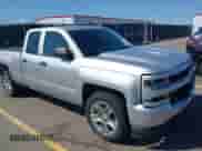 2017 Chevrolet Silverado 1500 Custom с VIN 1GCRCPEC6HZ290147, выставлен на аукционе IAAI как лот 42013613 с пробегом 179 079 миль миль и . История ставок и продаж доступна на DreamBid. Изображение 1.