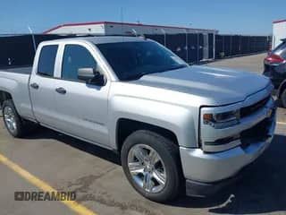 2017 Chevrolet Silverado 1500 Custom с VIN 1GCRCPEC6HZ290147, выставлен на аукционе IAAI как лот 42013613 с пробегом 179 079 миль миль и . История ставок и продаж доступна на DreamBid. Изображение 1.