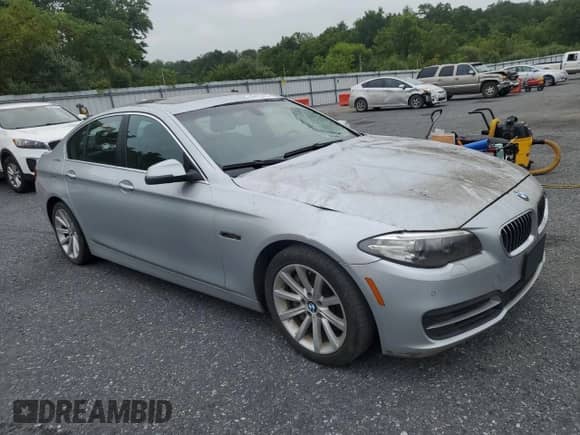 2014 BMW 5 Series 535i xDrive with VIN WBA5B3C57ED531668, listed as a Copart auction lot 68422895 with 165,132 mi miles and Clean title. Bid and sale history available at DreamBid. Image 4.