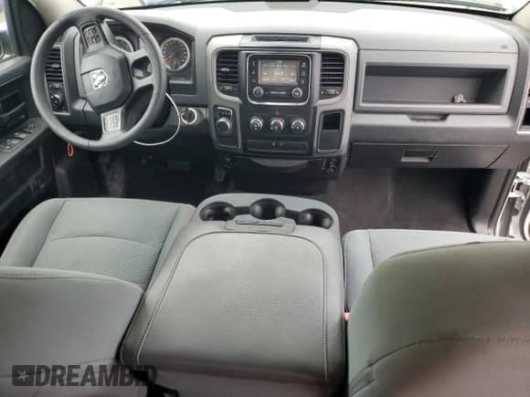 2018 Ram 1500 Tradesman z VIN 1C6RR6FT2JS100454, wystawiony jako Copart lot #64715365 z przebiegiem 145 068 mil mil oraz Szkoda całkowita • Salvage title. Historia ofert i sprzedaży dostępna na DreamBid. Obrazek 8.