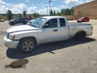 2007 Dodge Dakota SLT with VIN 1D7HW42N37S137536, listed as a Copart auction lot 68782585 with 152,344 mi miles and Salvage title. Bid and sale history available at DreamBid. Image 1.