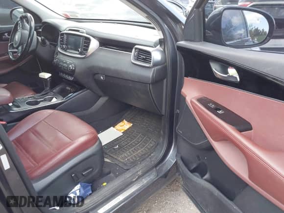 2017 Kia Sorento SX z VIN 5XYPKDA51HG241582, wystawiony jako IAAI lot #42769504 z przebiegiem 154 567 mil mil oraz . Historia ofert i sprzedaży dostępna na DreamBid. Obrazek 5.