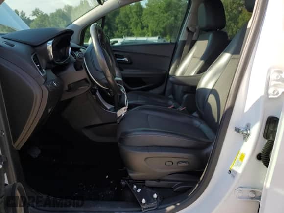 2020 Chevrolet Trax LT with VIN KL7CJLSB9LB318652, listed as a Copart auction lot 70552275 with 57,051 mi miles and Salvage title. Bid and sale history available at DreamBid. Image 7.