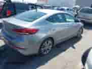 2017 Hyundai Elantra Limited z VIN 5NPD84LFXHH052591, wystawiony jako IAAI lot #42416808 z przebiegiem 75 825 mil mil oraz . Historia ofert i sprzedaży dostępna na DreamBid. Obrazek 4.