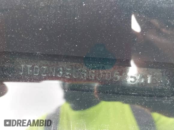 2016 Toyota Prius Two z VIN JTDZN3EU6GJ052551, wystawiony jako IAAI lot #42731714 z przebiegiem 104 450 mil mil oraz . Historia ofert i sprzedaży dostępna na DreamBid. Obrazek 9.